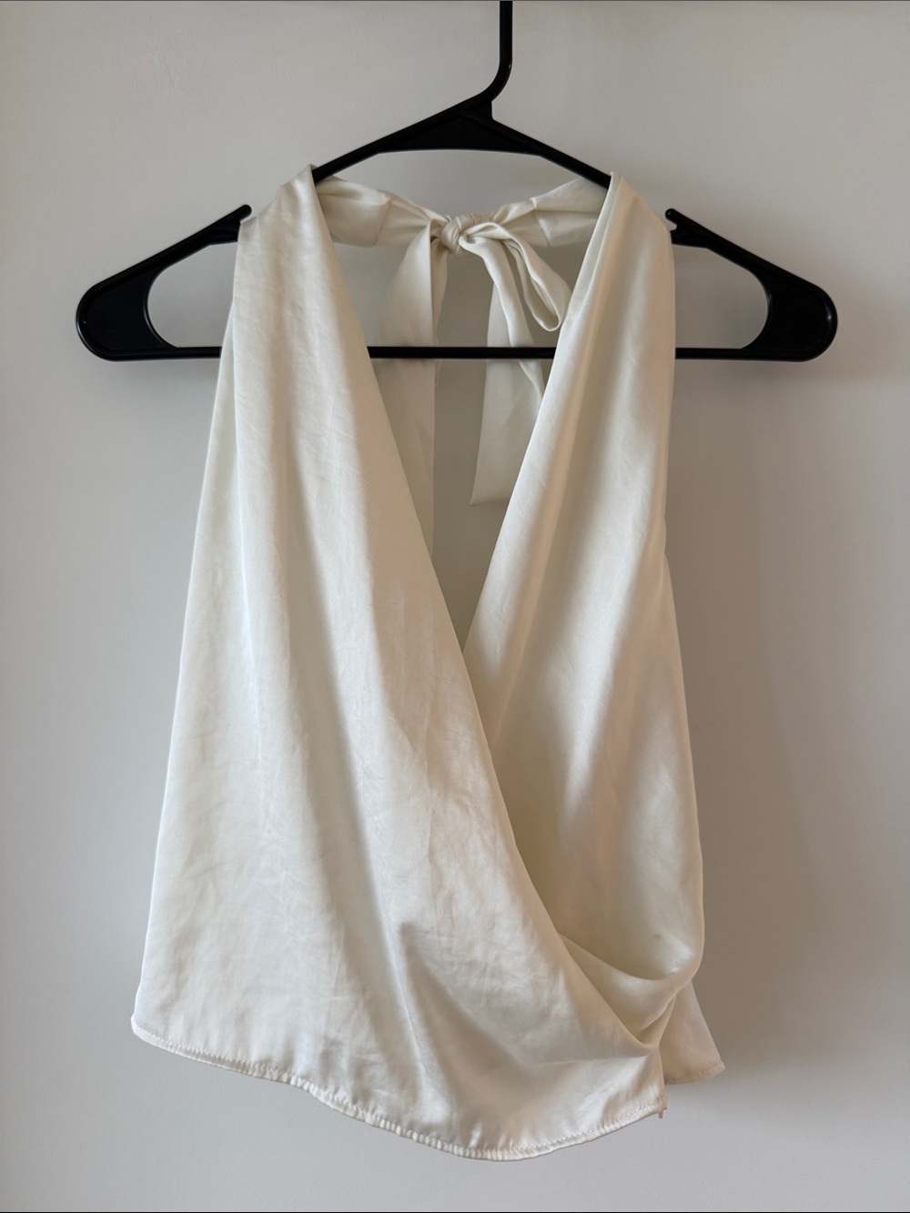 Aritzia Wilfred Martini Satin Halter Top